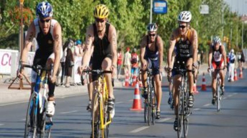 Avrupa'nın Demir Adamları Boğazı Ge&ccedil;ti