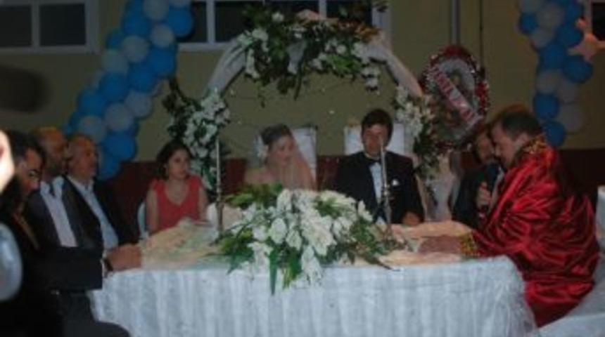 Ak Parti Pazarlar İl&ccedil;e Başkanı Demirci Evlendi