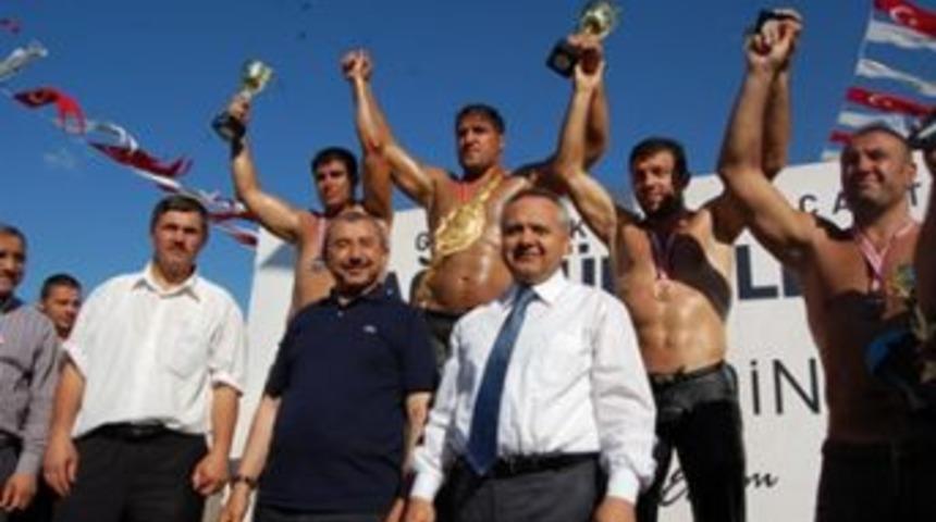 Sancaktepe'nin başpehlivanı Recep Kara