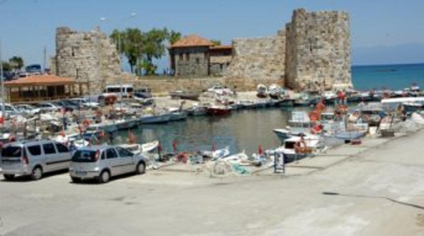 Yumurtalık turist bekliyor