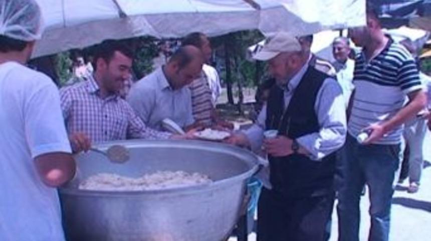İmam Hatip Lisesi Mezunları Pilav G&uuml;n&uuml;nde Buluştu