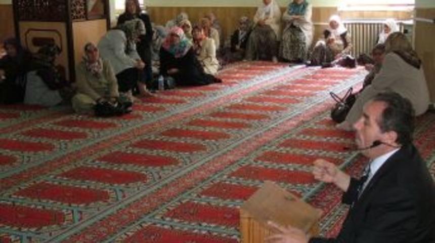 Umre Adaylarına Bilgilendirme Semineri