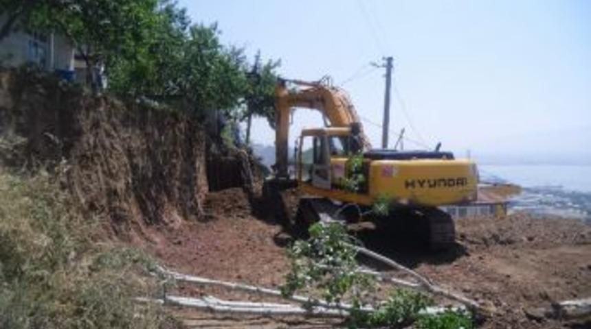 İzmit&rsquo;in İstinat Duvarları Yapılıyor