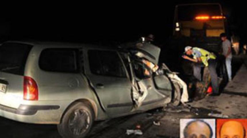 Kocaeli'de trafik kazası: 2 &ouml;l&uuml;