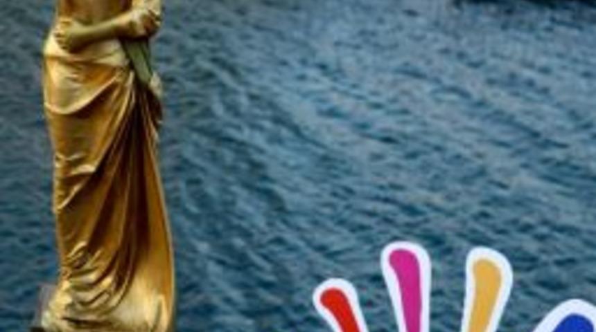 Soğuk Heykeller &Ccedil;eşme&rsquo;de