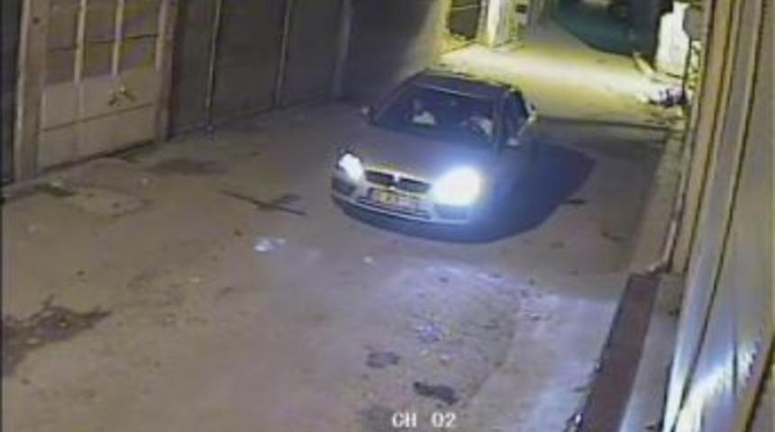 Televizyon Hırsızı, Tanınmamak İ&ccedil;in G&ouml;mleğini Başına Ge&ccedil;irdi