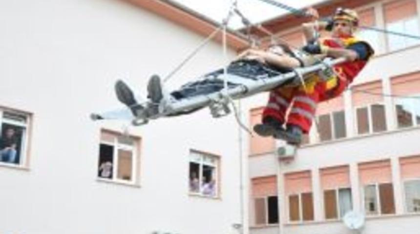 Ateş Cambazlarının İple Dansı