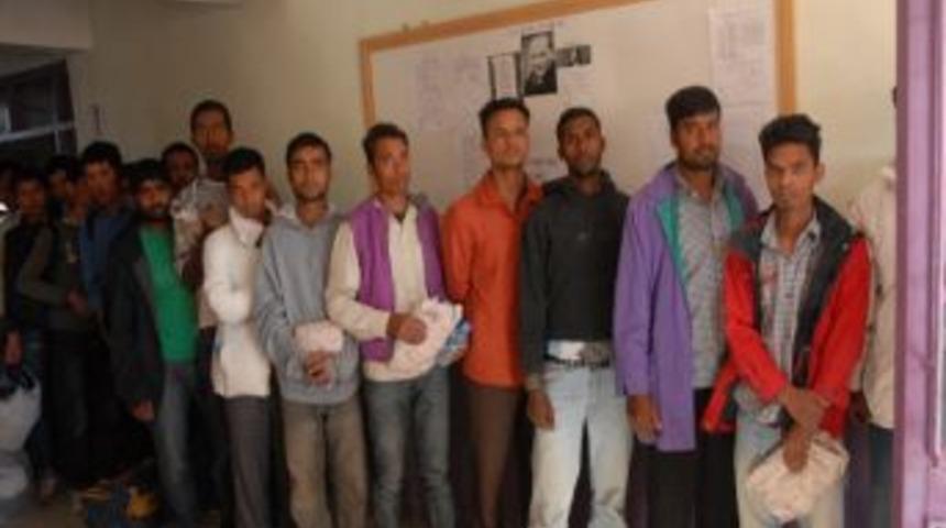 Başkale'de Yabancı Uyruklu 35 Kişi Yakalandı