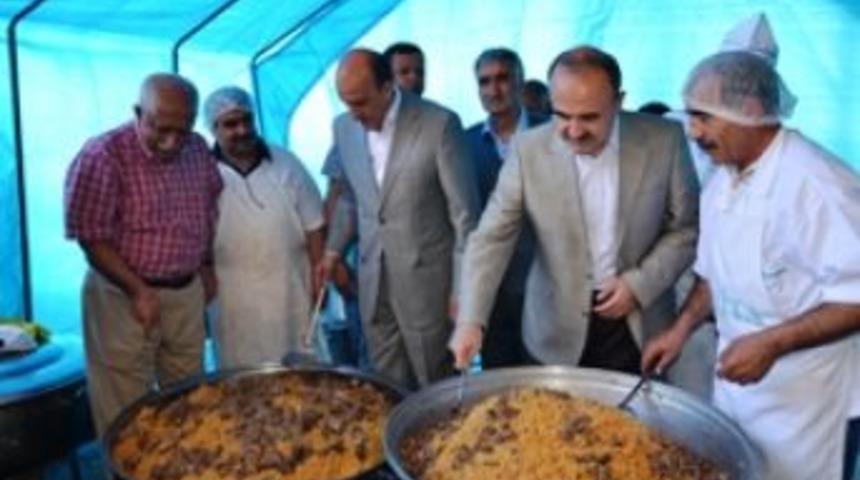 "Etli pilav g&uuml;n&uuml;" yapıldı