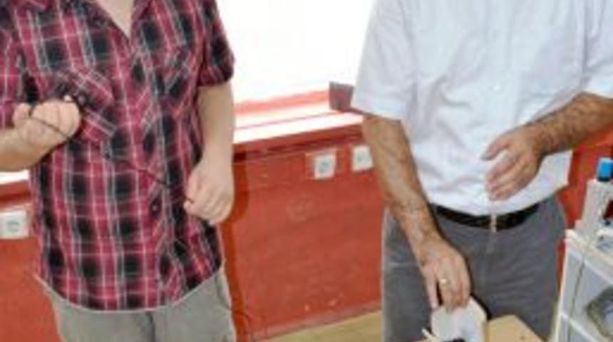 G&ouml;rme Engellilere Sens&ouml;rl&uuml; Ayakkabı