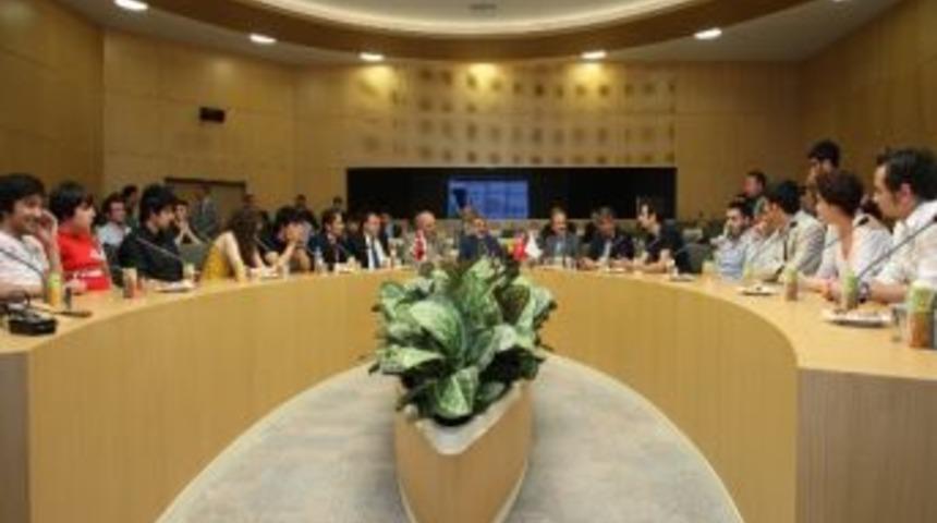 Bakan Yıldız Rusya'da N&uuml;kleer Eğitimine Devam Eden T&uuml;rk &Ouml;ğrencileri Kabul Etti