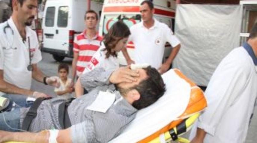 İki Otomobilin &Ccedil;arpıştığı Kazada 6 Kişi Yaralandı