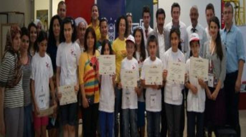 Geleceğin Bilim Adamları Sertifikalarını Aldı