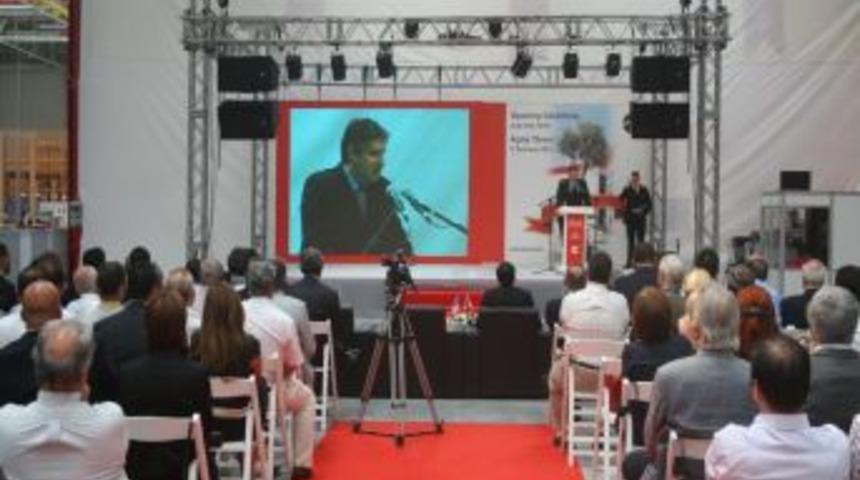 D&uuml;nya Devi Cummins, Filtre Fabrikasını İzmir'e A&ccedil;tı