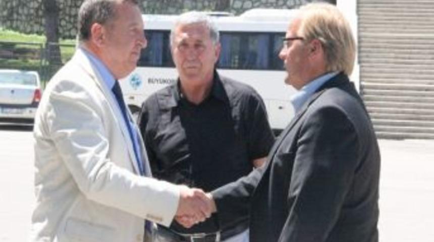 Uefa Denet&ccedil;isi Bursa Atat&uuml;rk Stadı'nı İnceledi