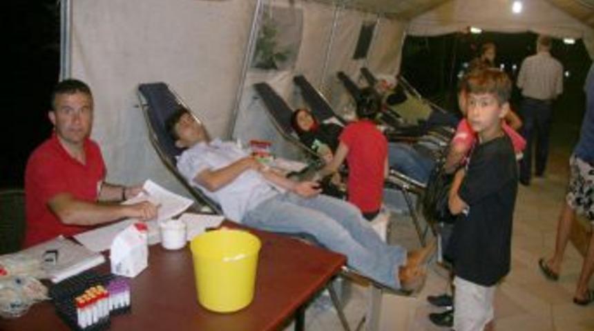 Huzur Derneği'nin Kampanyasında 80 &Uuml;nite Kan Toplandı