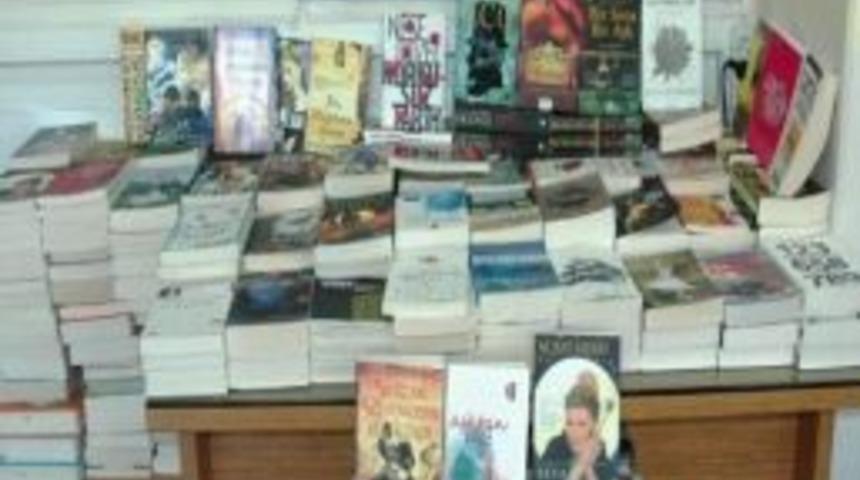 Eskişehir'de Korsan Kitap Ve Cd Operasyonu