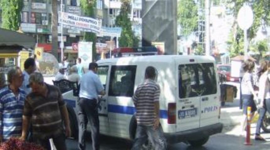 Esnaf Sahte Para Y&uuml;z&uuml;nden Karakolluk Oldu