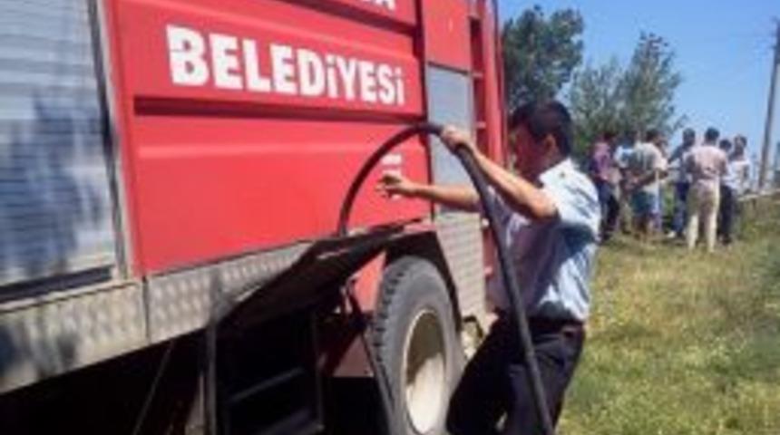 Isınan Cam Par&ccedil;aları Samanlığı K&uuml;le &Ccedil;evirdi