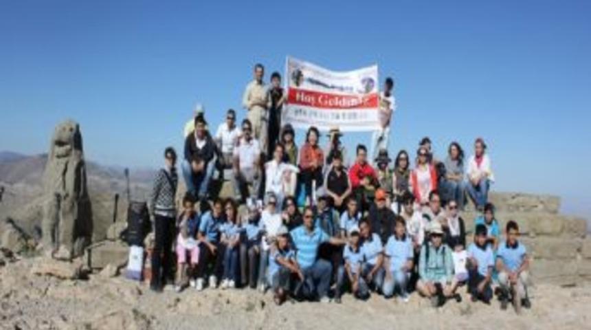 Bisiklet İle Nemrut Dağı&rsquo;na Tırmandılar