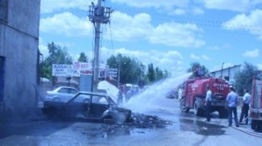 Aksaray'da Otomobil Yangını