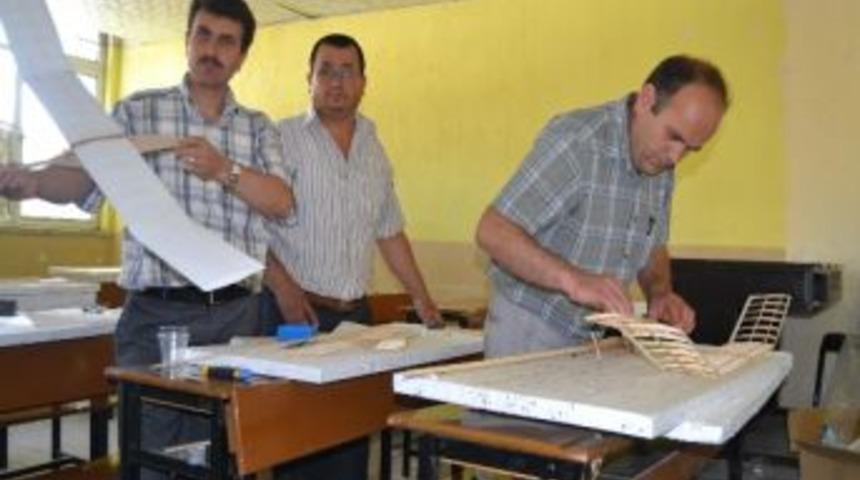 Saruhanlı&rsquo;da Model U&ccedil;ak Kursu Eğitimi Veriliyor