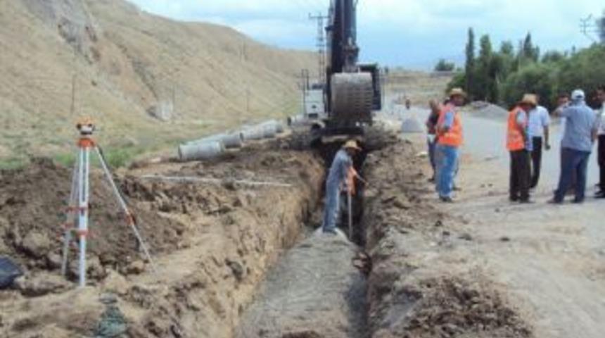 Tuzluca&rsquo;da Kanalizasyon &Ccedil;alışmaları