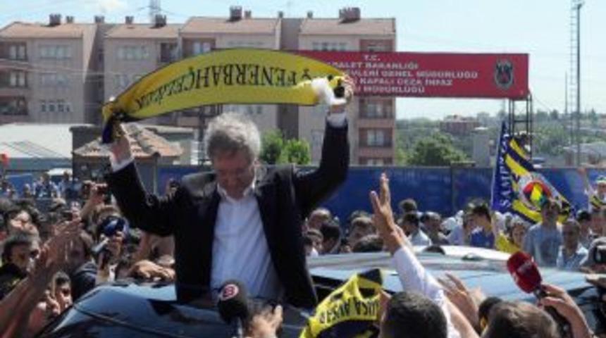 Aziz Yıldırım, Cezaevinden Ayrıldı