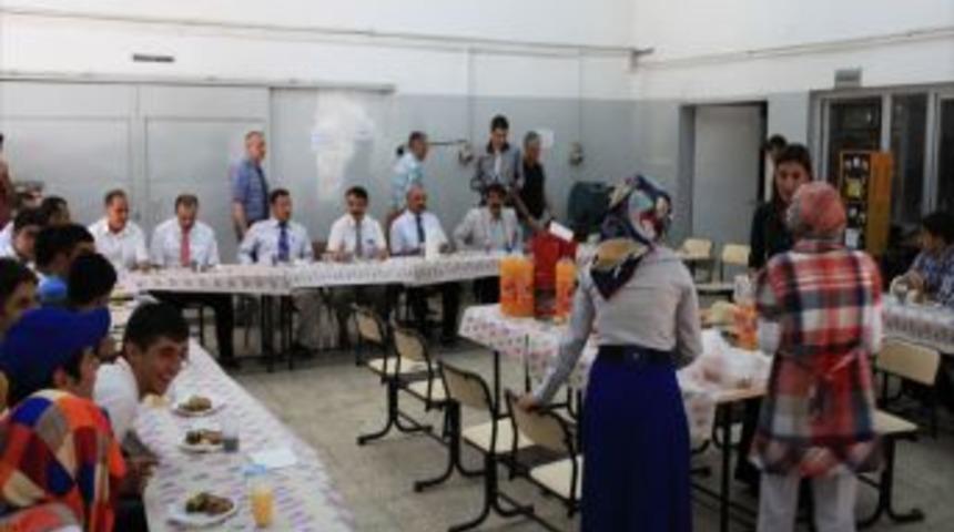 Kursiyerler Sertifikalarını Aldı