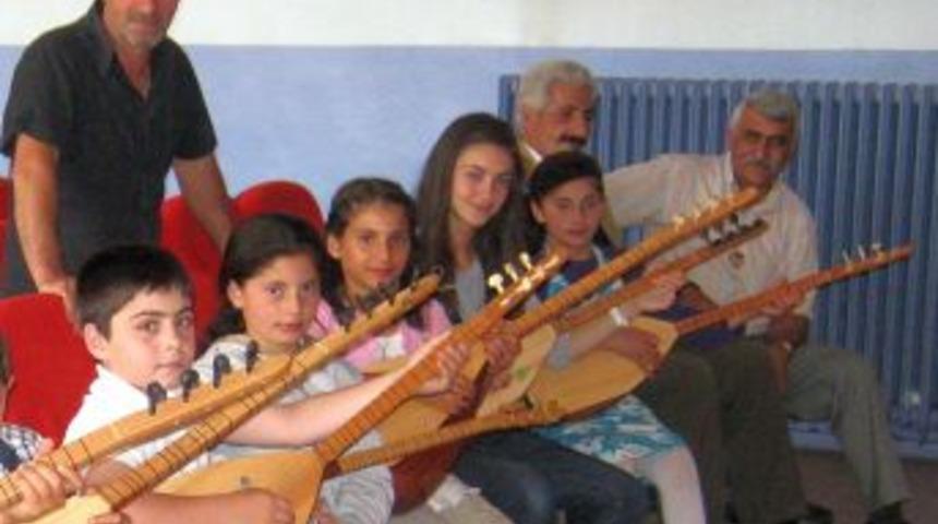 Kağızman&rsquo;da saz kursu sona erdi