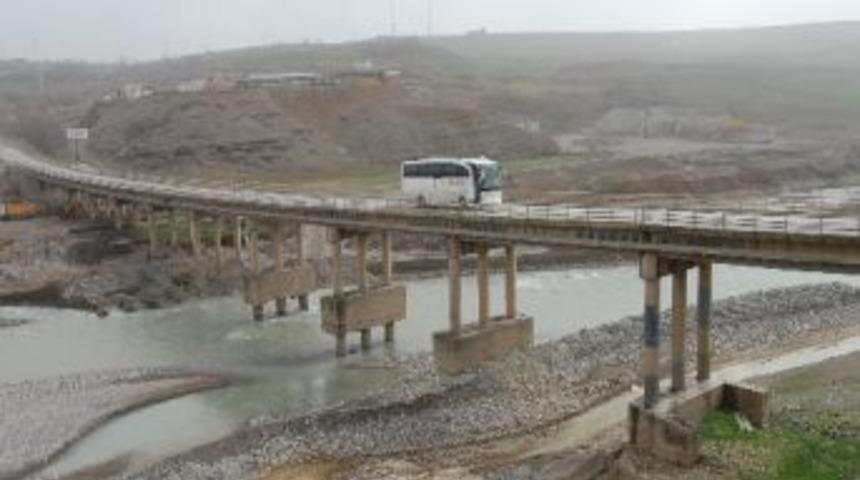 G&ouml;ksu K&ouml;pr&uuml;s&uuml;&rsquo;ndeki Ayakların Oyulmasının Nedeni Kum Ocağı