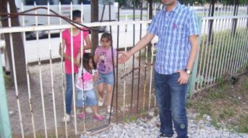 Sık Sık Kaza Yaşanan Bin 300 Metrelik Demiryoluna Ge&ccedil;it Isteniyor