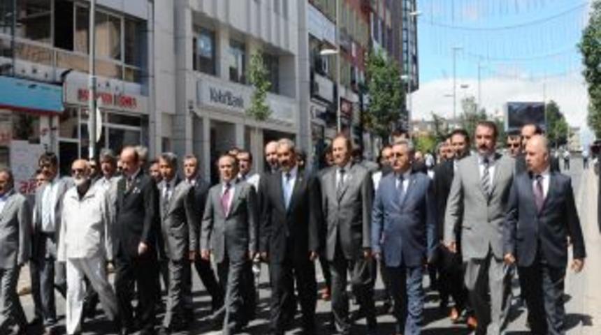 STK'lar: Sivas 2 Temmuz Olaylarının Ardındaki Ger&ccedil;ek Failler Ortaya &Ccedil;ıkarılmalı