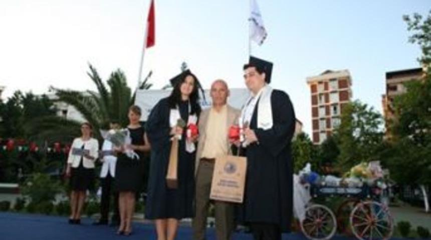 Diplomalar Başkan Öz’den