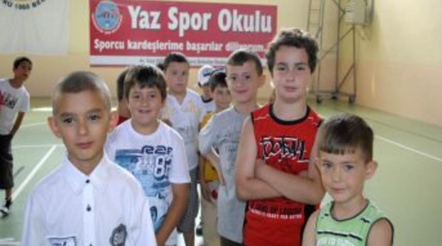 Uzunk&ouml;pr&uuml;'de Yaz Spor Okulları A&ccedil;ıldı