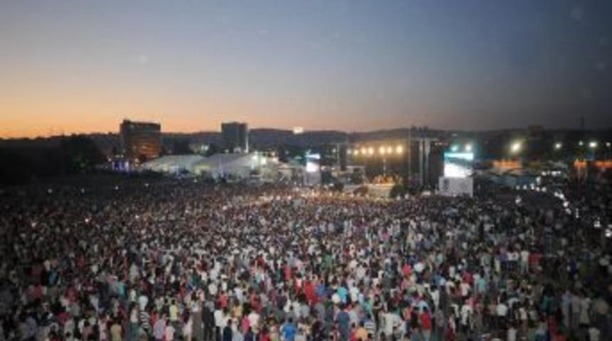 Başkent&rsquo;te 24 G&uuml;n Boyunca Gece-g&uuml;nd&uuml;z Festival Coşkusu Yaşandı