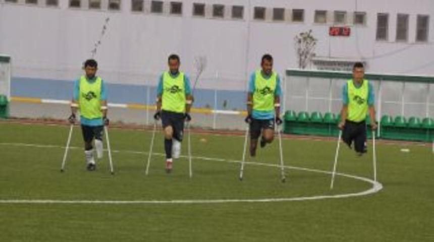 Aksaray'da Sporda Engeller Kalkıyor