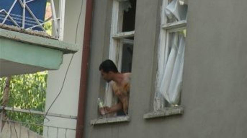 Bunalıma Giren Şahıs, Polise Zor Saatler Yaşattı