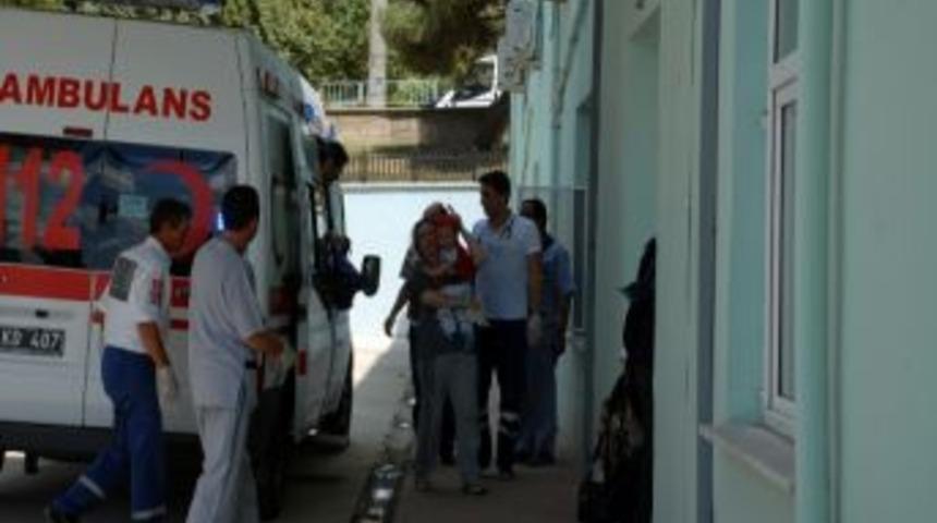 Trakt&ouml;r Kazaya Sebebiyet Verdi 3 Yaralı