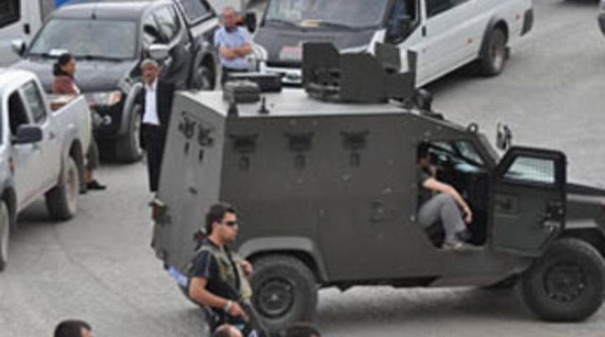 Polis kul&uuml;besine ateş a&ccedil;ıldı: 1 şehit