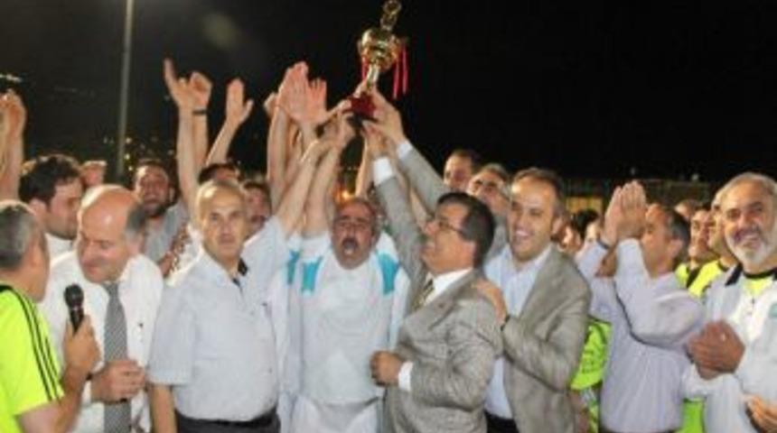 M&uuml;ft&uuml;l&uuml;k &Ccedil;alışanları Sahada Ter D&ouml;kt&uuml;