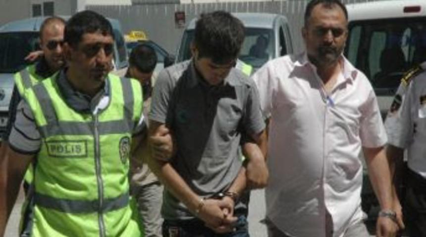 Polis Yakalamaktan, Onlar &Ccedil;almaktan Bıkmadı