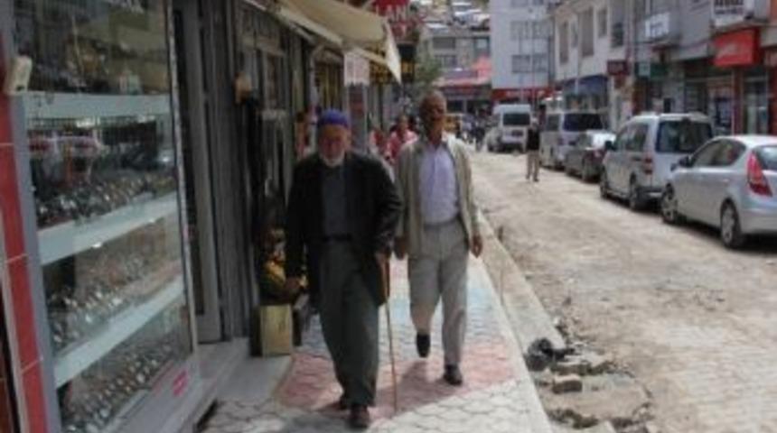 Cadde Ve Sokaklar Yeniden Şekilleniyor