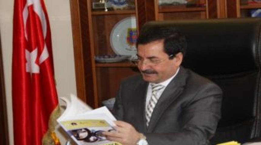 Dp&uuml; Rekt&ouml;r&uuml; Prof. Dr. Ahmet Karaaslan: