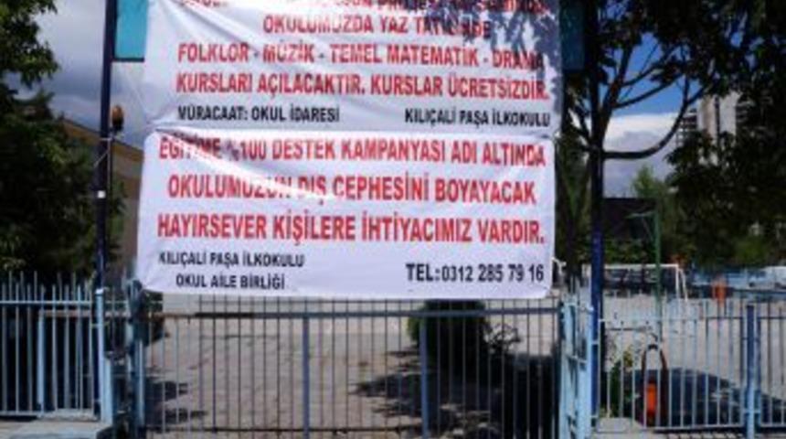 "Bu Okulu Boyayacak Hayırsever Aranıyor"