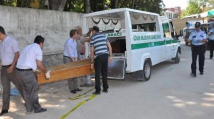 G&ouml;nen'de Parkta Bir Kişi &Ouml;l&uuml; Bulundu