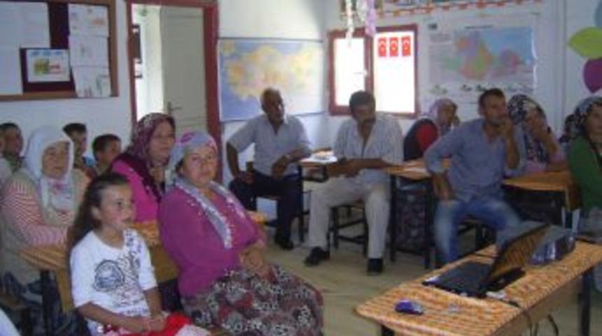 Kadın &Ccedil;ift&ccedil;iler Hem Tarım Hem De &Ccedil;ocuk Eğitimi Alıyor