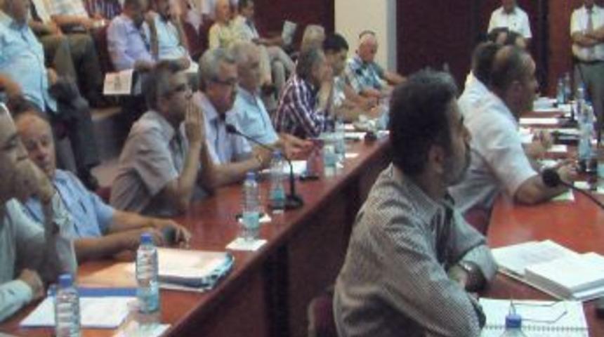 CHP'li Belediye Meclis &Uuml;yesi, CHP'li Başkanı Kınadı