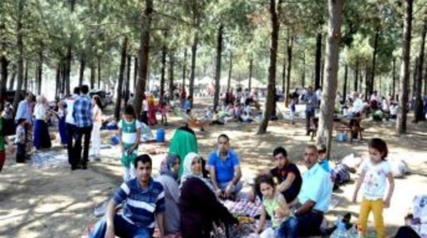Binlerce Adıyamanlı Geleneksel Piknikte Buluştu