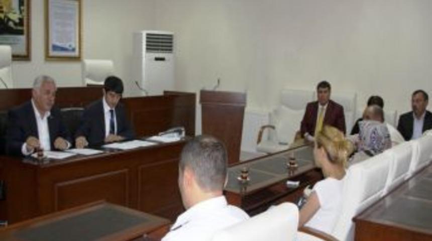 Belediye Başkanı &Ouml;zden, Vatandaşların Sorunlarını Dinledi